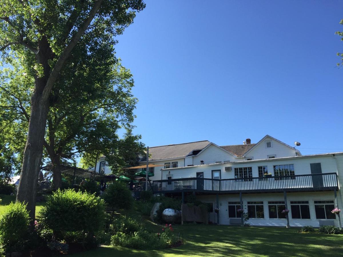 The Cove Inn Westport Exterior photo