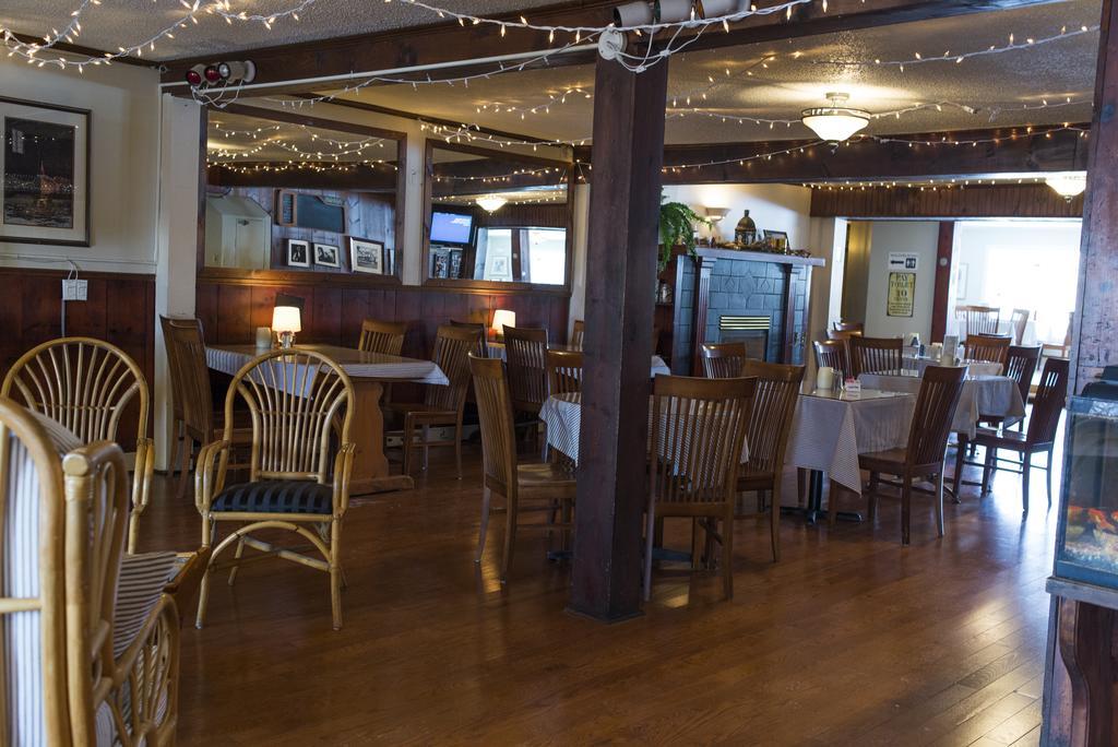 The Cove Inn Westport Exterior photo